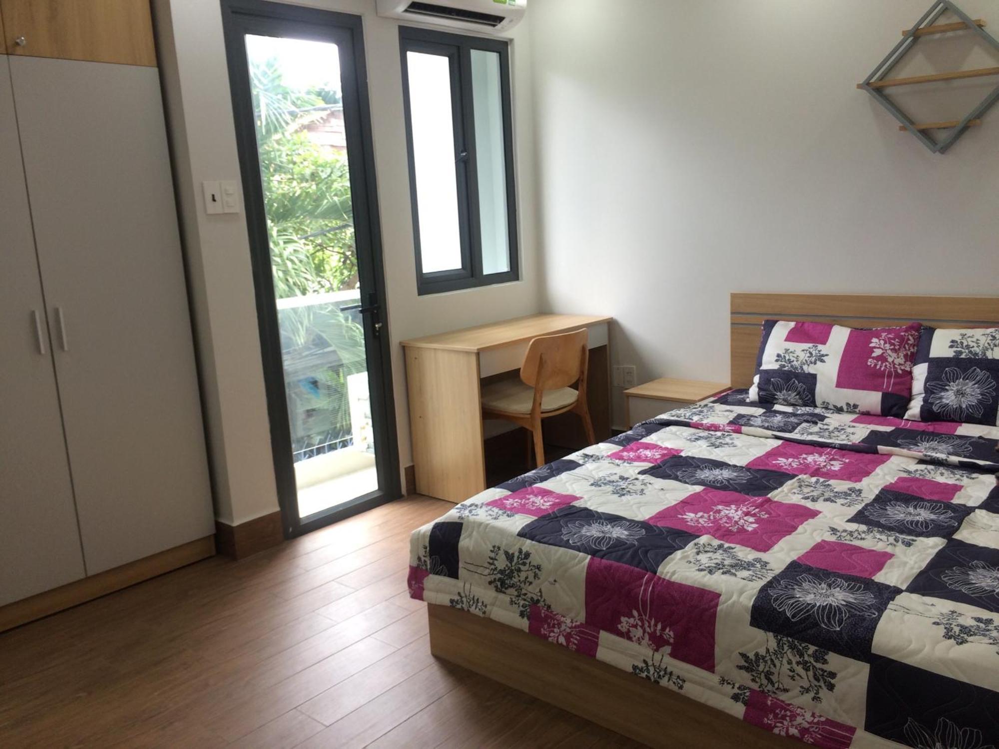 With Balcony Near Hong Bang University, Binh Thanh Guest house *